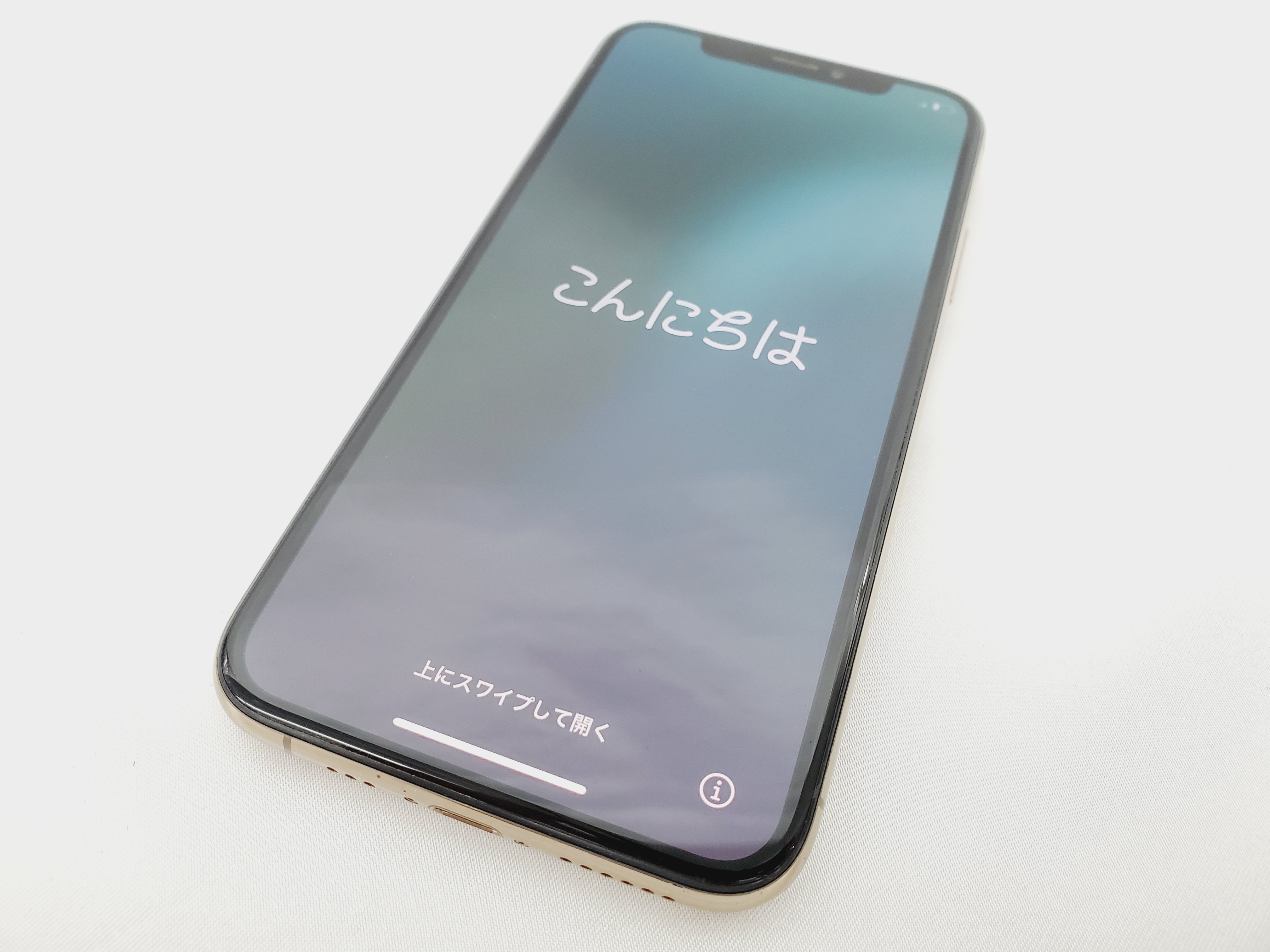 箱付iPhone8Gold 64GB DOCOMO イヤホン付 SIMロックあり